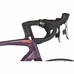 BMC Roadmachine 01 Four Lila/rot -Cube Fahrradladen bmc roadmachine 01 four violet neon red 4